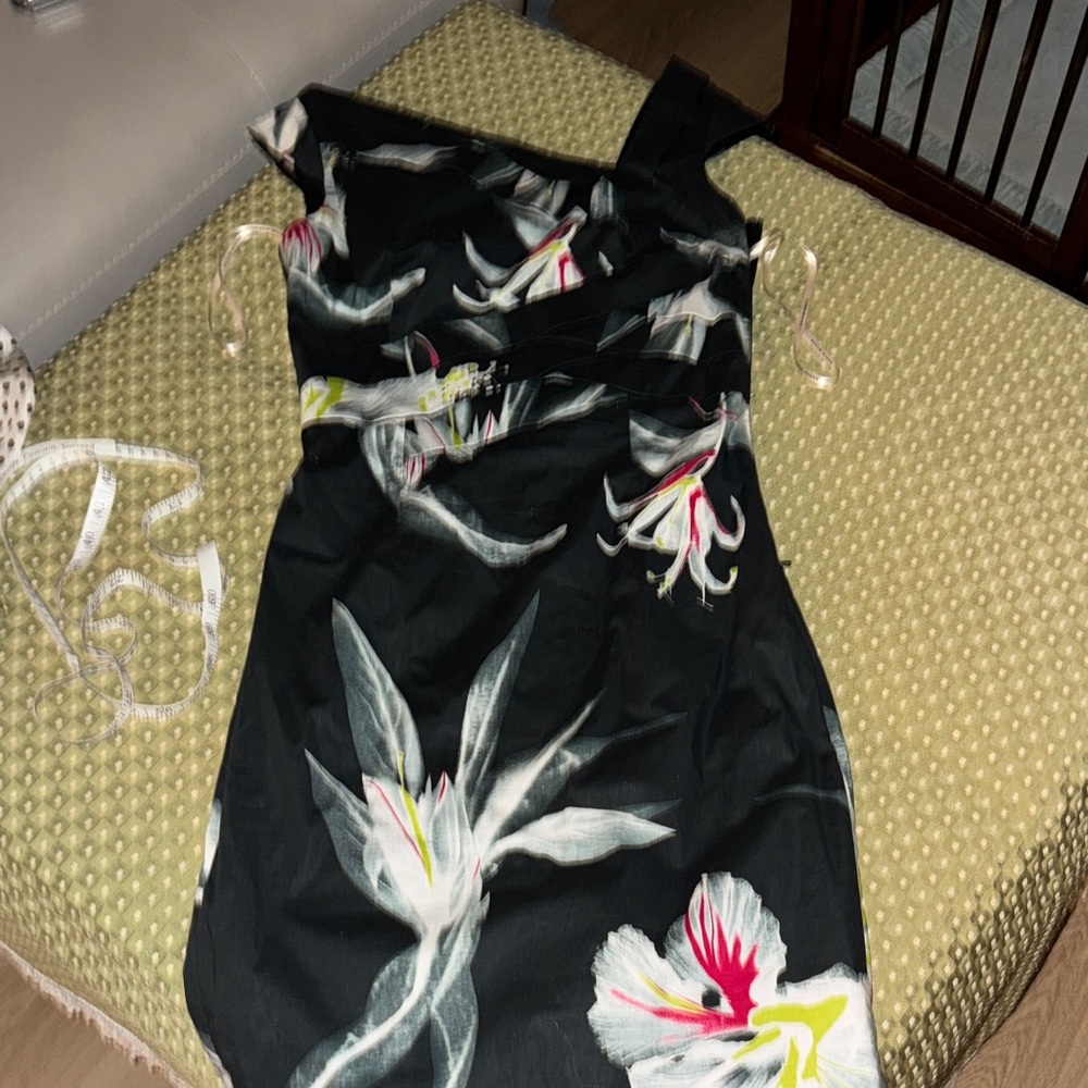 Karen Millen detailed dress like new never worn.
